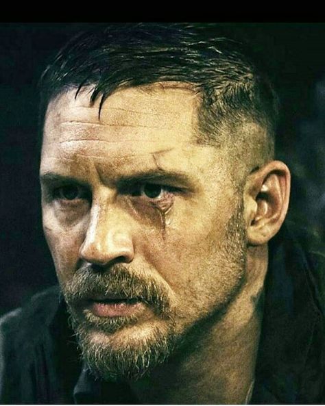 Love the scar , tom hardy #taboo Tom Hardy Taboo Haircut, Tom Hardy Taboo, Edward Thomas Hardy, Tom Hardy Haircut, James Delaney, Tom Hardy Movies, Tom Hardy Legend, Thomas Hardy, Tom Hardy