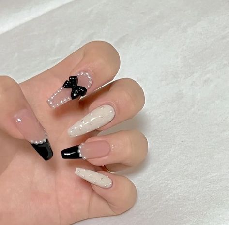 Blue Douyin Nails, Black Korean Nails, Asian Nail Designs, Asian Acrylic Nails, Fancy Black Nails, French Tips With Gems, Jennie Nails, Uñas Coquette, Asian Nail Art