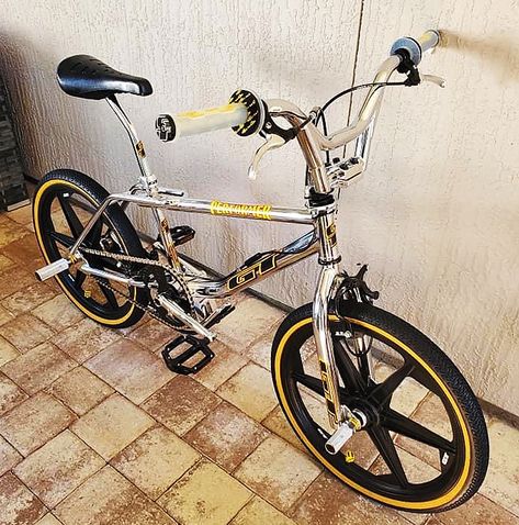 GT BMX Bike Freestyle, Gt Bicycles, Gt Bikes, Gt Bmx, Bmx Cruiser, Best Bmx, Vintage Bmx Bikes, Bicycle Painting, Bmx Bicycle