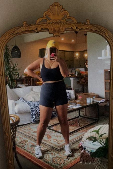 Midsize Gym Aesthetic, Midsize Gym Girlies, Curvy Girl Gym Outfits, Midsize Workout Outfit, Midsize Gym Outfits, Midsize Baddie, Midsize Workout, Curvy Workout Outfit, Black Workout Set