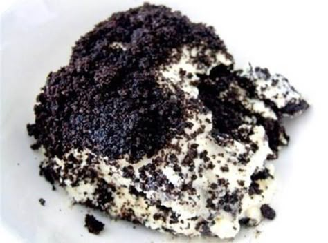 Get in my belly delicious dirt pudding! Recipe so good it's been shared over 30,000 times! This no-bake recipe is super easy and quick to make. Step-by-step directions on How to Make Oreo Dirt Pudding: 1. At room temperature mix the cream cheese, margarine and powdered sugar. In a separate bowl, beat pudding and milk Oreo Dirt Pudding, Oreo Dirt Cake, Dirt Cake Recipes, Dirt Pudding, Oreo Dirt, Coconut Dessert, Dirt Cake, Torte Cupcake, Dessert Oreo