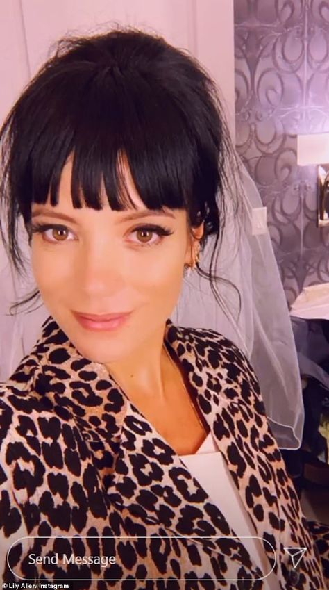 Wow! Newlywed Lily Allen posed in her veil as she shared unseen snaps from her wedding to ... Lily Allen Hair, Sixties Outfits, David Harbour, Kiss Kiss Bang Bang, Lily Allen, Female Human, Hairstyles With Bangs, Wedding Makeup, Veil