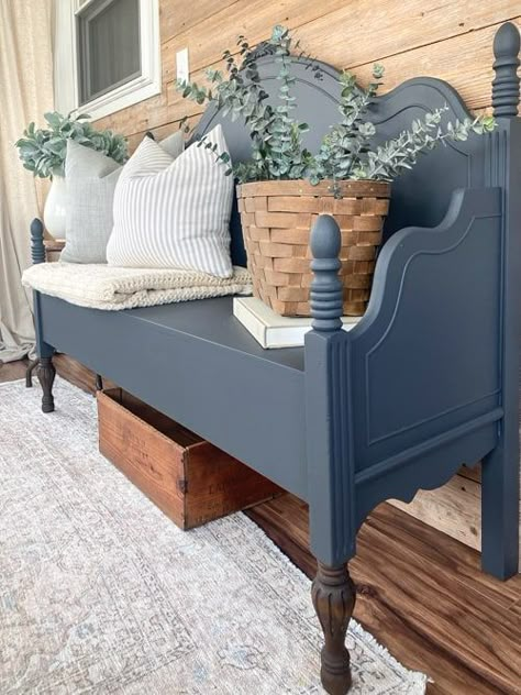 Bench From Headboard, Upcycle Headboard, Container Planting Ideas, Make A Bench, Bed Frame Bench, Repurposed Headboard, Old Bed Frames, Headboard Benches, Old Headboard