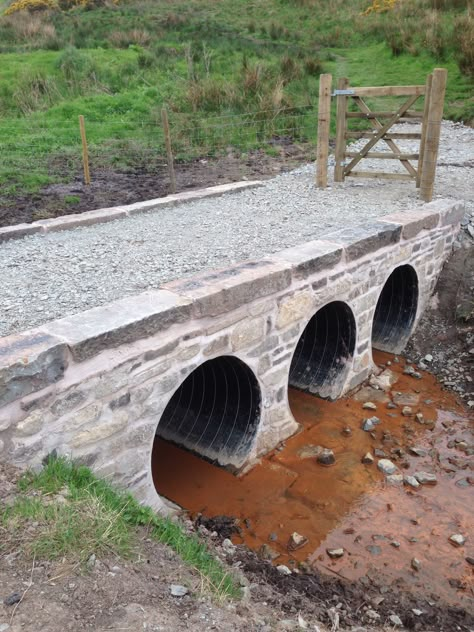 Bridge over culvert pipe Driveway Culvert, Backyard Bridges, Stone Driveway, Bridge Construction, Driveway Entrance, Driveway Design, Driveway Landscaping, Stone Masonry, Stone Bridge