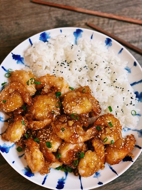 Healthy Asian Shrimp Recipes, Crispy Honey Garlic Shrimp, Asian Garlic Shrimp, Asian Dishes With Shrimp, Shrimp Chinese Recipes, Shrimp Honey Garlic, Antigua Food, Healthy Reciepes, Sesame Shrimp