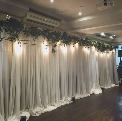 Covering Walls For Wedding, Wall Covering Wedding, Simple Wedding Wall Decor, How To Hide Walls For A Wedding, How To Cover Walls For Wedding Reception, Covering Walls For Party, How To Cover An Ugly Wall For A Party, Rustic Wedding Wall Decor, Cover Walls For Party