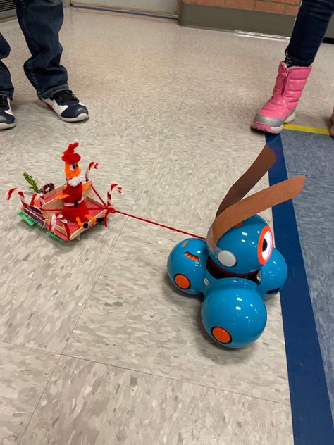 Dash Robot Activities, Dash And Dot Robots, Stem Room, Robot Christmas, Dash Robot, Steam Night, Robot Santa, Robot Activity, Winter Stem