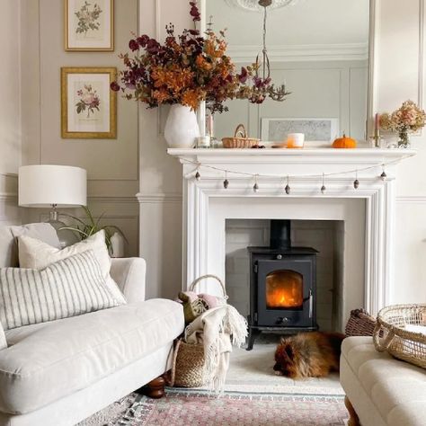 Country Style Interiors, Trending Paint Colors, Cosy Living Room, Farrow And Ball, Country Interior, Hello Lovely, Neutral Living Room, Inspired Living, Living Room Inspo