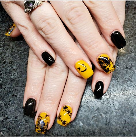 Post Malone Concert Nails, Post Malone Nails Ideas, Post Malone Nails Design, Post Malone Nails, Concert Nails, Nail Stuff, Short Square Acrylic Nails, Halloween Nail Designs, Short Nail Designs