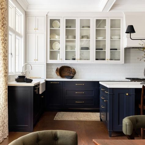 2 Tone Kitchen Cabinets, Navy Kitchen Cabinets, Modern Cabinet Doors, Two Toned Kitchen Cabinets, Simple Paint, Two Tone Kitchen Cabinets, Two Tone Cabinets, Navy Kitchen, Blue Kitchen Cabinets