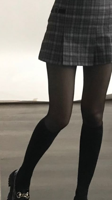 School Skirts Aesthetic, Highschool Uniforms Aesthetic, School Uniform Skirt Outfits, Highschooler Outfits, School Skirt Aesthetic, School Outfits With Skirt, Highschool Girl Aesthetic, Uniform Aesthetic Girl, School Outfits Highschool Aesthetic