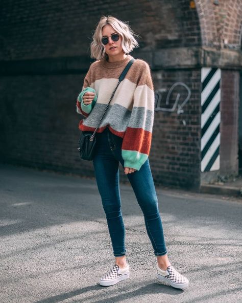 Oversized sweater, skinny jeans & platform sneaker Everyday Outfits For School, Denim On Denim, Outfit Trends, Victoria Secrets, Mode Inspo, 가을 패션, Ladies Dress Design, Mode Inspiration, Looks Vintage