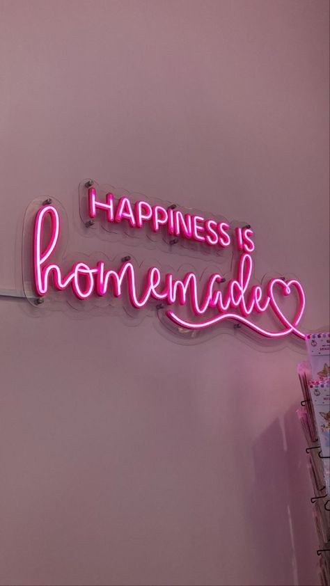 Happiness Is Homemade Quote, Selfie Wall For Bakery, Neon Bakery Signs, Kitchen Neon Sign Ideas, Bakery Neon Sign, Pink Bakery Interior, Bakery Wall Design, Bakery Aesthetic Wallpaper, Bakery Ideas Interior