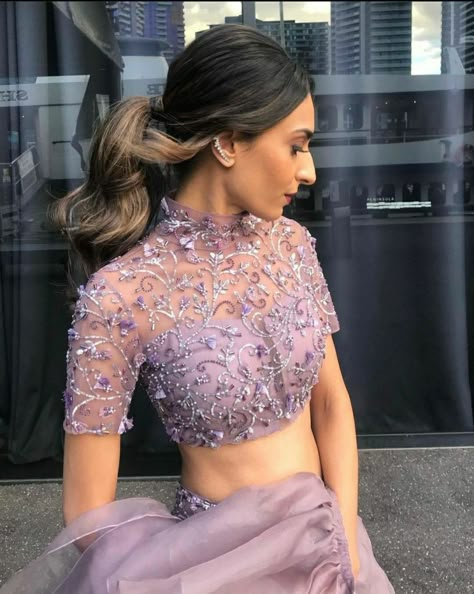 Netted Blouse Designs, Lehenga Designs Simple, New Saree Blouse Designs, Latest Model Blouse Designs, Fashionable Saree Blouse Designs, Blouse Design Images, Perfect Selfie, Blouse Designs Indian, Indian Dresses Traditional