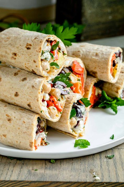 Mediterranean Lavash Wraps Lavash Sandwich Ideas, Lavash Wrap Ideas, Lavash Bread Ideas, Wraps Vegetarian, Lavash Wrap, Mediterranean Wrap, Breakfast Pita, Lavash Bread, Vegetarian Wraps