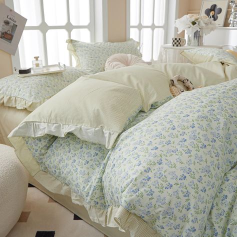 PRICES MAY VARY. Aesthetic Floral Comforter Set: The french ruffled comforter set with chic shabby garden style blue floral leaves botanical pattern printed, add color and beauty and elegance to bedroom, it exhibits a simple yet exquisite aesthetic, perfect bedding set for homeowners with sophisticated tastes in cottage core room decor. The cute floral twin xl comforter set is suitable for bedroom, guest room, school dormitory and so on Soft and Warm: The french style garden ruffled floral comfo French Style Garden, Blue Floral Bedding, Ruffle Comforter, Princess Bedding Set, Full Size Comforter Sets, Duvet Covers Floral, Full Size Comforter, Ruffle Duvet Cover, Floral Comforter Sets