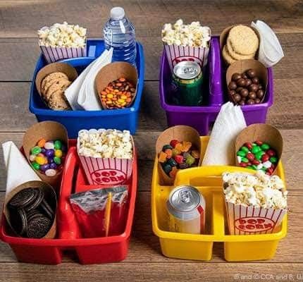 Kid Movie Night Snacks, Ideas For Movie Night, Family Movie Night Snacks, Movie Night Box, Movie Theater Snacks, Movie Night For Kids, Movie Night Birthday Party, Snack Trays, Movie Birthday Party