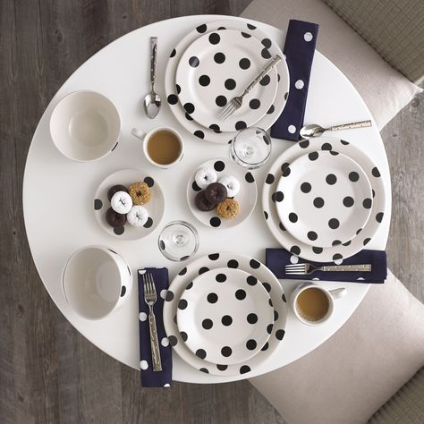 Kate Spade Decor, Kate Spade Dinnerware, Black And White Dishes, Beautiful Kitchenware, Kate Spade Party, Tidbit Plates, Polka Dot Decor, Black And White Plates, Polka Dot Party