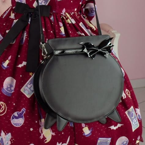 Weird Bags, Gothic Purse, 2000s Japanese Fashion, Witch Cauldron, Kawaii Bag, Spooky Witch, Cute Sewing Projects, Diy Leather Bag, Unique Handbags