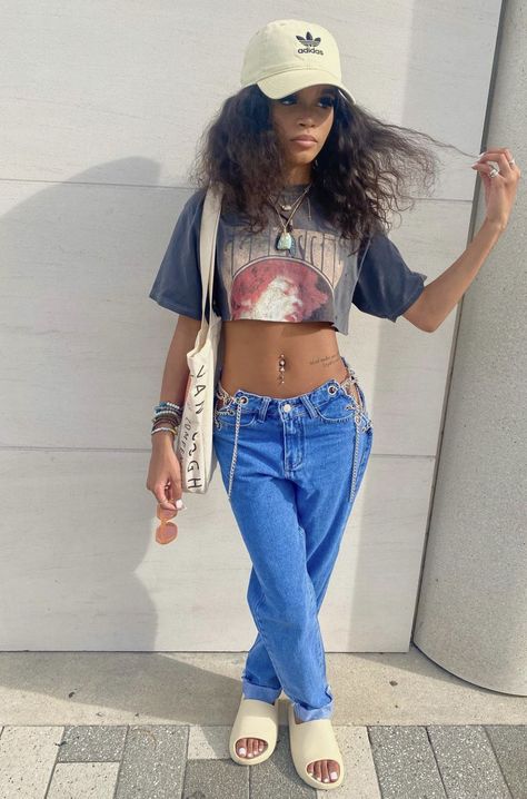 Chain Jeans Outfit, Chain Jeans, Fly Outfit, Cute Comfy Outfits, Streetwear Fashion Women, Cute Swag Outfits, Jeans Outfit, Baddie Outfits Casual