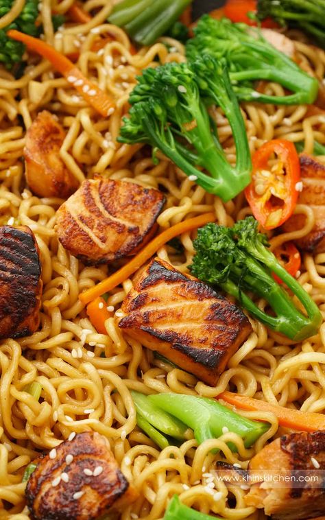 Easy Teriyaki Salmon Noodles - Khin's Kitchen Easy Teriyaki Salmon, Noddle Recipes, Salmon Noodles, Salmon Stir Fry, Teriyaki Noodles, Noodles Vegetables, Salmon Teriyaki Recipe, Salmon And Broccoli, Teriyaki Recipe