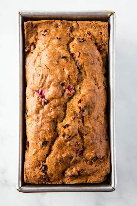 Easy Gluten-Free Cranberry Orange Bread. Perfect for Thanksgiving. Gluten Free Cranberry Bread, Sweet Bread Meat, Pumpkin Cranberry Bread, Cranberry Bread Recipes, Gluten Free Coffee, Orange Bread, Recipes For Christmas, Cranberry Orange Bread, Gluten Free Waffles