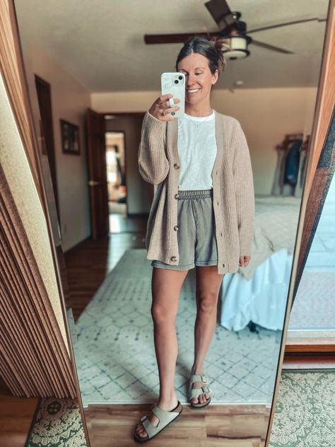 Early May Outfits – Marissa Wears an Outfit Spring Cardigan Outfit, Boho Mom Outfits, Crunchy Outfits, Spring Mom Outfits, Crunchy Style, Tan Cardigan Outfit, Sweat Shorts Outfit, May Outfits, Cardigan Ootd