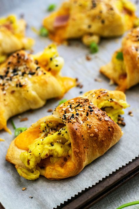 Croissant Rolls, Crescent Roll Breakfast Recipes, Breakfast Croissant, Croissant Roll, Homemade Croissants, Recipes Vegetables, Creative Breakfast, Breakfast Crescent Rolls, Croissant Breakfast