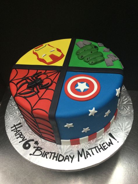 Marvel Birthday Party Cake, Easy Marvel Cake, Marvel Birthday Cake Simple, Simple Superhero Cake, Simple Avengers Cake, Marvel Cake Design, Marvel Theme Cake, Birthday Cake Marvel, Avengers Cake Ideas