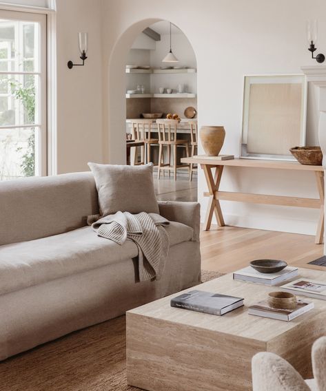 Living Room With Console Table, Modern Warm Living Room, Interior Design Secrets, Cream Living Rooms, Living Room Warm, Interior Design Rustic, Table Top Design, Jenni Kayne, Hello Lovely