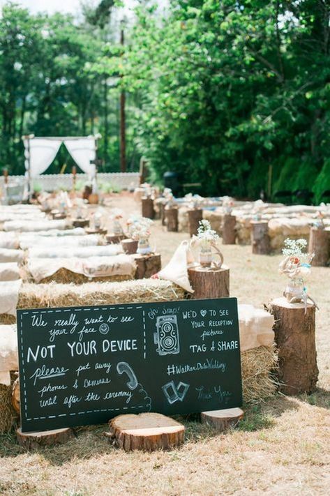 Hay Bale Wedding Decorations, Hay Bale Wedding, Country Wedding Ceremony, Romantic Backyard, Rustic Outdoor Wedding, Ceremony Seating, Hay Bales, Outdoor Wedding Decorations, Rustic Country Wedding