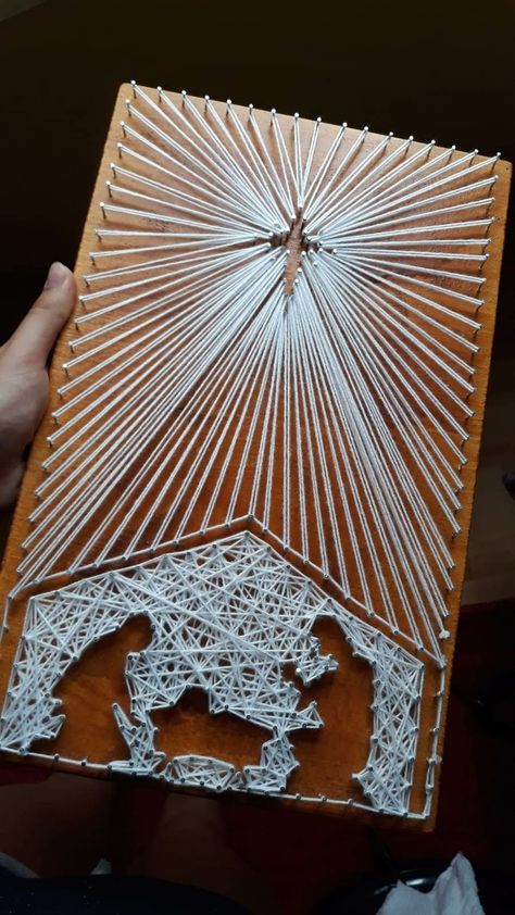 String Art Patterns, Nativity Crafts, Christmas Shows, Art Patterns, Christmas Gathering, High School Art, Yarn Diy, Christmas Ornament Crafts, Christmas Nativity