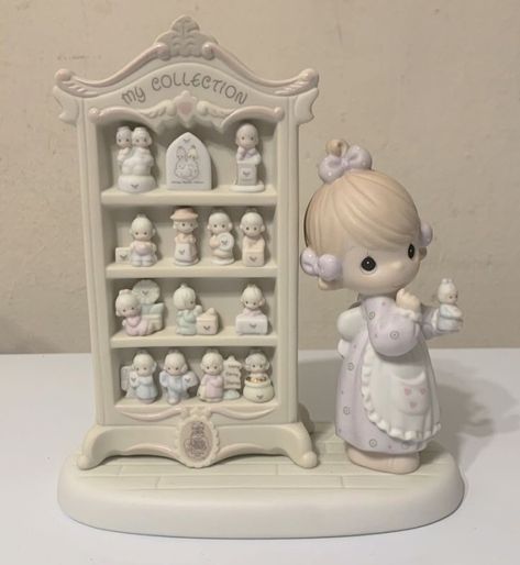 Soft Decor, Precious Moments Dolls, Precious Moments Figurines, Discord Server, Pretty Dolls, Dream Decor, Antique Stores, Porcelain Ceramics, Precious Moments