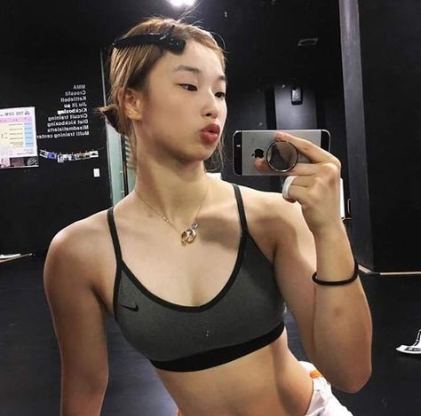 Seo Jiyeon Mma Fighter, Muscles Girl, Lee Hojung, Trening Sztuk Walki, Bullet Journal For Beginners, Buff Women, Rihanna Outfits, Full Body Workout Routine, Body Types Women