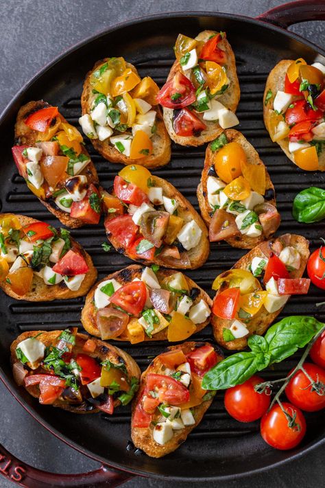 Bruschetta Dinner, Mini Bruschetta, Salmon On Toast, Smoked Salmon Toast, Italian Board, Salmon Toast, Classic Bruschetta, Bruschetta Recipes, New Years Eve Menu