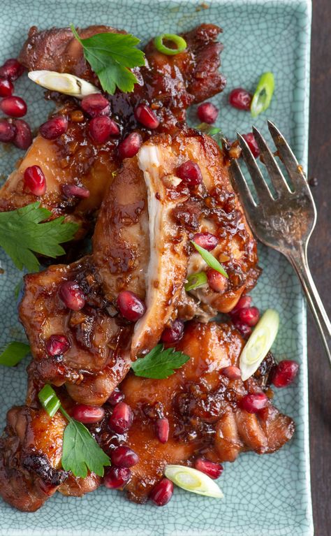 Chicken Pomegranate Recipes, Pomegranate Chicken, Honey Glazed Chicken, Pomegranate Recipes, Yum Recipes, Glazed Chicken, Sauce For Chicken, Pork Dishes, Delicious Dinner Recipes