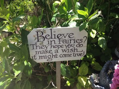 Fairy Garden Sign, Fairycore Aesthetic, Fairy Aesthetic, Diy Fairy, Cute Signs, Fairy Doors, Fairy Garden Diy, Forest Fairy, Fairy Land