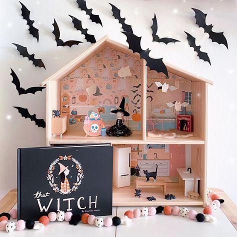 Wall Grid Inspiration, Creepy Crafts, Halloween Dollhouse, Ikea Dollhouse, Halloween Houses, Tales Of Halloween, Dollhouse Halloween, Daycare Room, Goth Baby