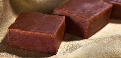 Red Velvet Fudge | Gold Medal Sweet Selections Peanut Butter Chocolate Fudge, Velvet Fudge, Red Velvet Fudge, Pumpkin Fudge, Peanut Butter Fudge Recipe, Keto Fudge, Fudge Ingredients, Fudge Recipes Chocolate, Low Carb Peanut Butter