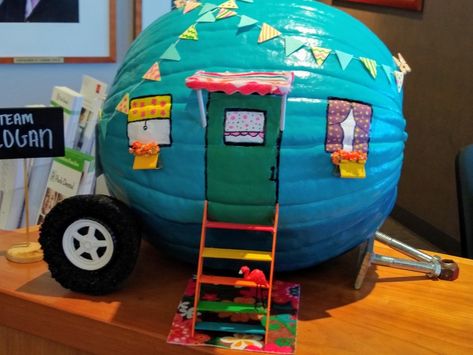 Camper Pumpkin! Pumpkin Painted Like A Camper, Camping Pumpkin Decorating, Pumpkin Camper Painted, Camper Pumpkin Painting Ideas, Pumpkin Trailer, Camper Pumpkin, Spa Pumpkin, Camper Decorations, Boo Ideas