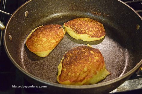 Sweet Corn Tamale Cakes (Copycat Cheesecake Factory) - Sweet Corn Tamale Cakes, Corn Tamale Cakes, Tamale Cakes, Copycat Cheesecake Factory, Corn Tamales, The Cheesecake Factory, Cream Style Corn, Brunch Recipe, Corn Cakes