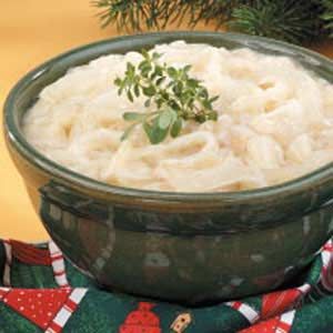 Creamed Onions Creamed Onions Recipe, Creamed Pearl Onions Recipe, Pearl Onion Recipe, Pepper Recipes Healthy, Peppered Beef, Onion Butter, Onion Casserole, Creamed Onions, Pearl Onions