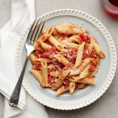 Classic Penne Arrabiata by Alex Guarnaschelli Alex Guarnaschelli, Pasta Sauce Recipes, Penne Pasta, Italian Pasta, Top Recipes, Kitchen Food, Pasta Sauce, Kitchen Recipes, Food Network