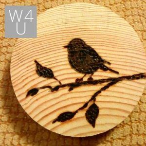 SUPER SIMPLE Wood Burning Projects for ... Simple Pyrography Designs, Wood Burning Projects For Beginners, Pyrography Gifts, Home Decor Lighting Ideas, Simple Wood Burning, Best Wood Burning Tool, Wood Burning For Beginners, Beginner Wood Burning Projects, Ideas For Small Home