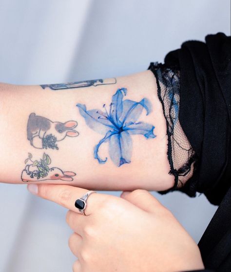 Blue Flower Tattoos, Blue Ink Tattoos, Blue Tattoo, Lily Tattoo, Discreet Tattoos, Elegant Tattoos, Dope Tattoos, Simplistic Tattoos, Piercing Tattoo