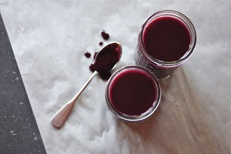 saskatoon berry syrup Saskatoon Recipes, Saskatoon Berry Recipe, Sour Cherry Recipes, Berry Syrup, Saskatoon Berry, Berry Tea, Homemade Pantry, Homemade Syrup, True Food