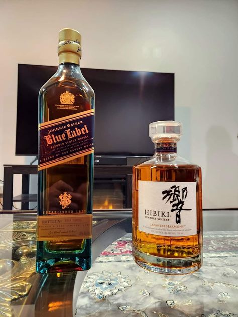 Blue Label Snap, Liquor Snapchat, Blue Label Whisky, Alcohol Pictures, Daaru Party Pic, Alcoholic Drinks Pictures, Suntory Whisky, Alcohol Dispenser, Soul Food Dinner