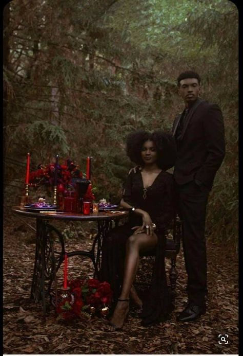 Woodland Goth, Dark Romantic Wedding, Afro Goth, Dark Fairytale, Empire Romain, Goth Wedding, Dark Wedding, Gothic Romance, Romantic Goth