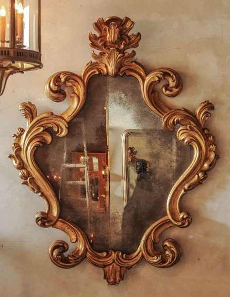 Baroque Mirror, Baroque Decor, Baroque Furniture, Artistic Furniture, Italian Baroque, Baroque Design, Wood Carving Designs, Baroque Art, Vintage Mirrors