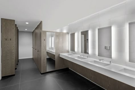 Mitsui and Company Offices – New York City Public Restroom Design, Commercial Bathroom Designs, Open Office Design, Restroom Design, Cabinet Medical, City Office, School Interior, Public Bathrooms, Washroom Design